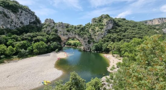 Plage Pont d'Arc amont