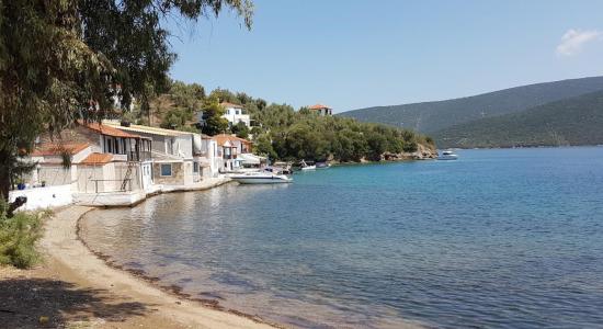 Old Trikeri Port