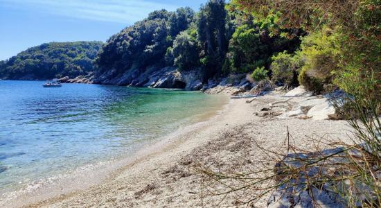 Vouvalomantria Beach