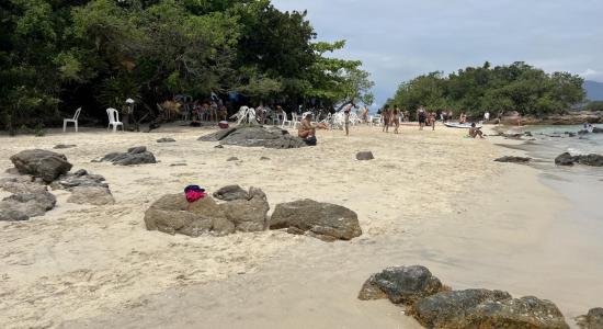Ilha de Cataguas Beach