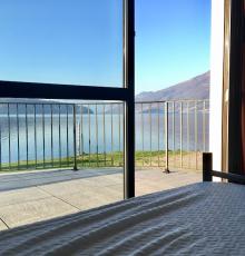 Lake Como Beach Hostel Bar & Restaurant
