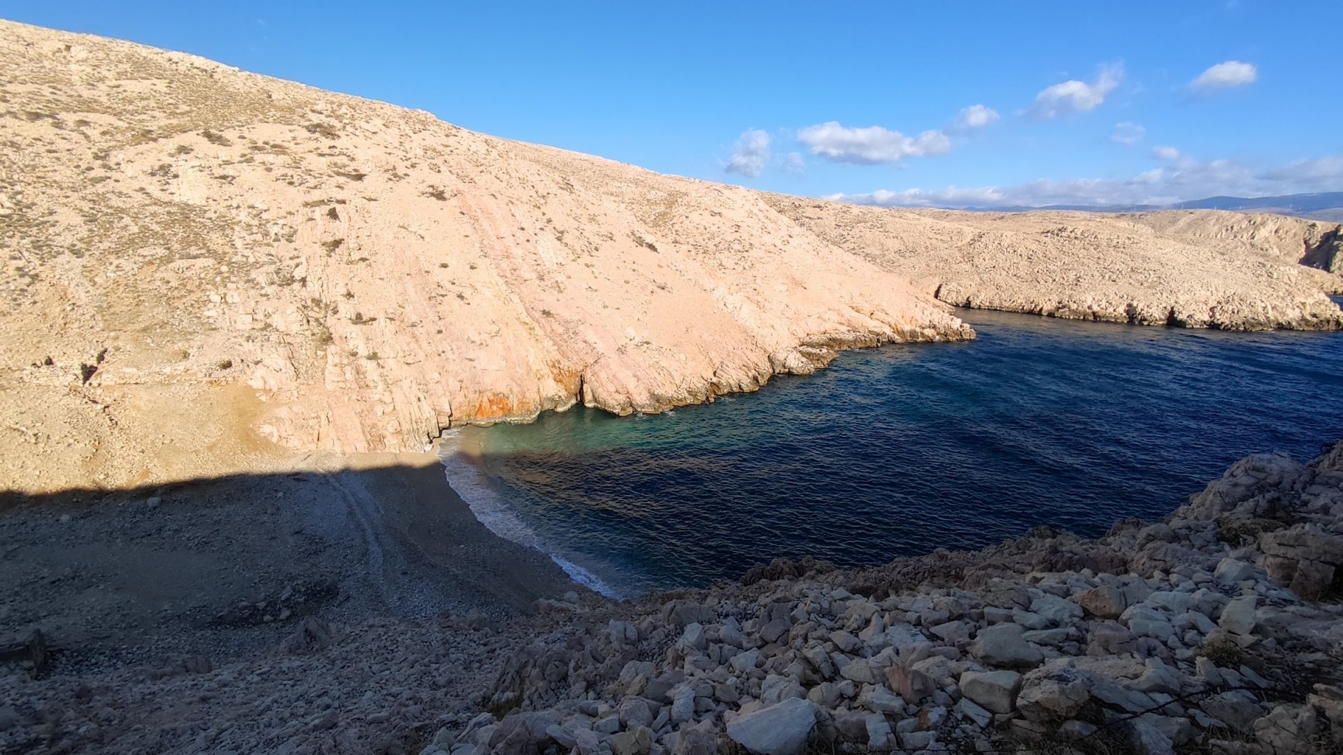 Foto von Konjska beach befindet sich in natürlicher umgebung