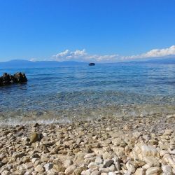 Foto von Njivice small beaches mit sehr sauber Sauberkeitsgrad