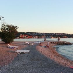 Foto von Adriatic II beach mit türkisfarbenes wasser Oberfläche