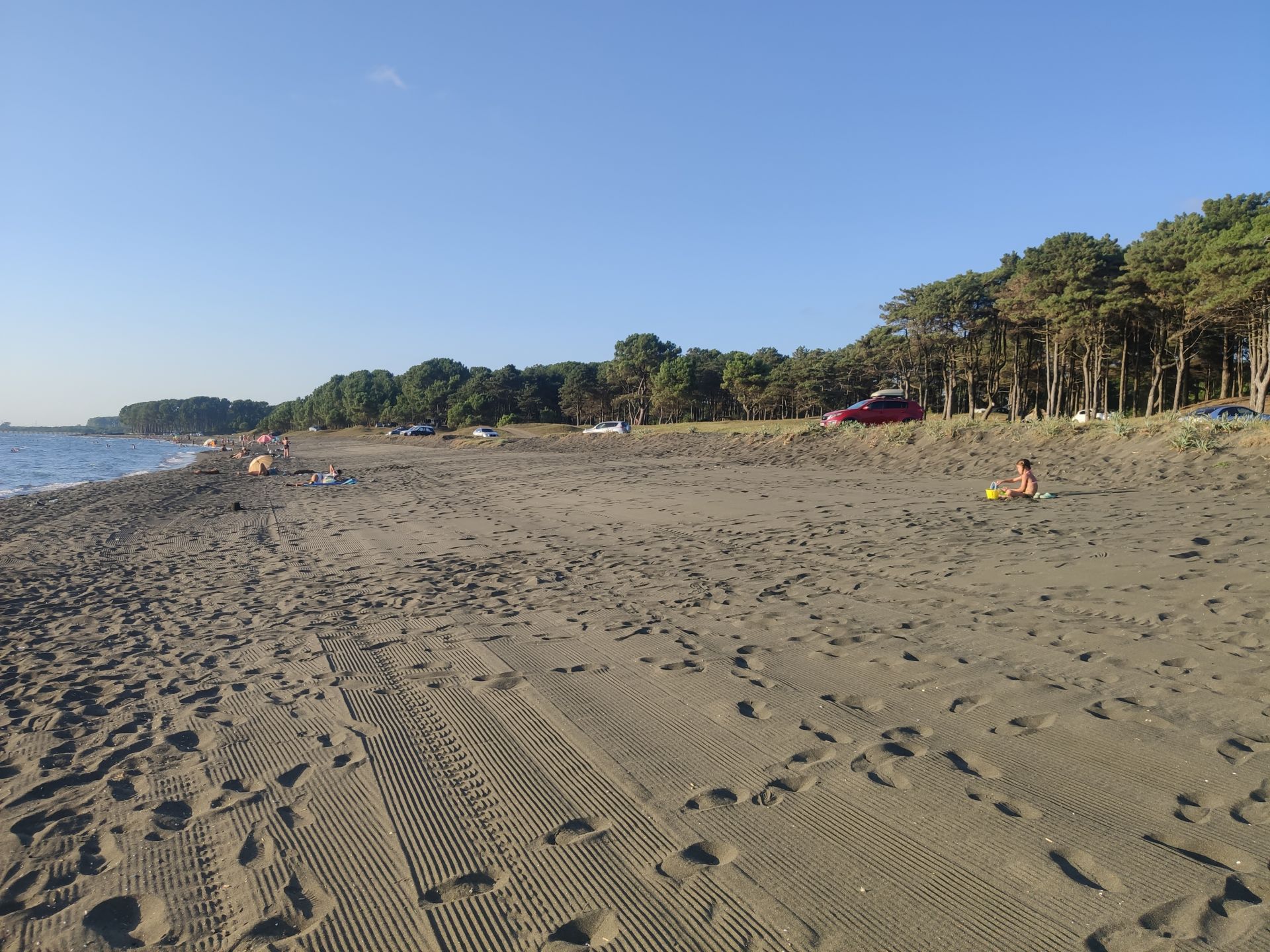Foto von Ureki Nature beach mit schmutzig Sauberkeitsgrad