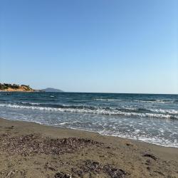 Foto von Kokkinia beach mit geräumige küstenlinie