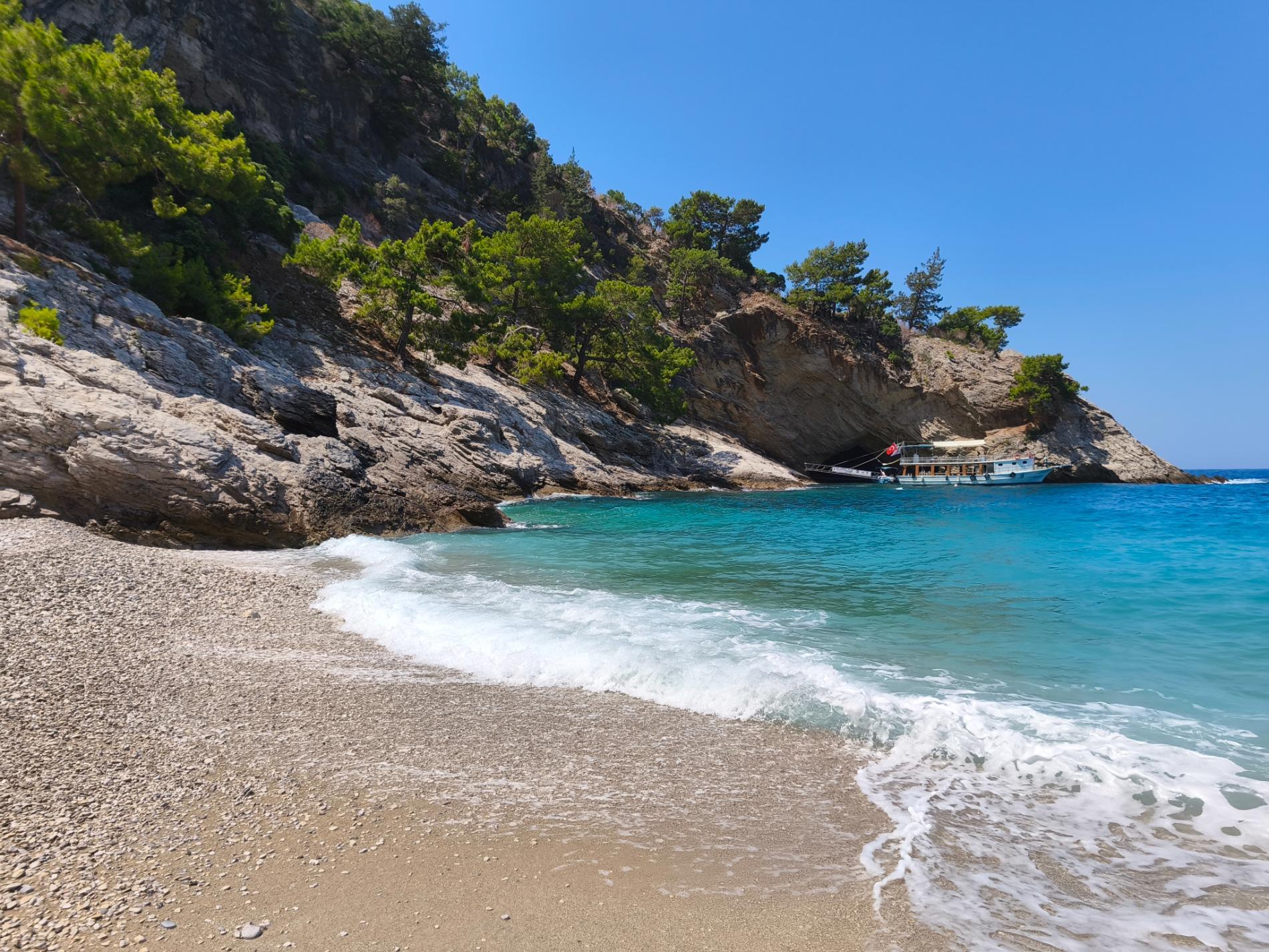 Foto von Blue Cave beach - beliebter Ort unter Entspannungskennern