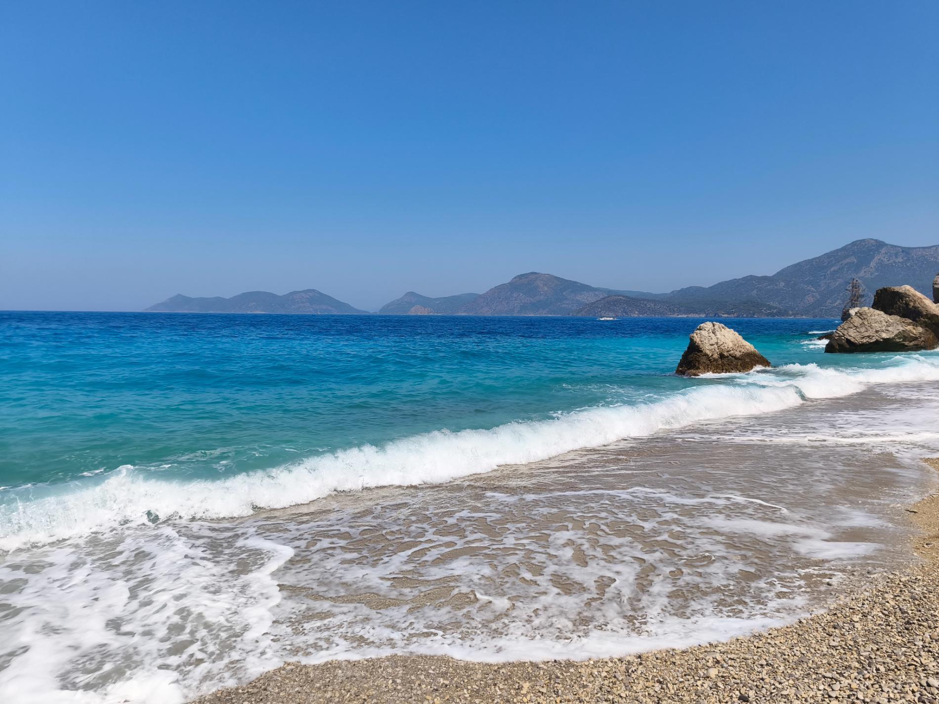 Foto von Blue Cave beach mit sehr sauber Sauberkeitsgrad