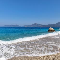 Foto von Blue Cave beach mit sehr sauber Sauberkeitsgrad