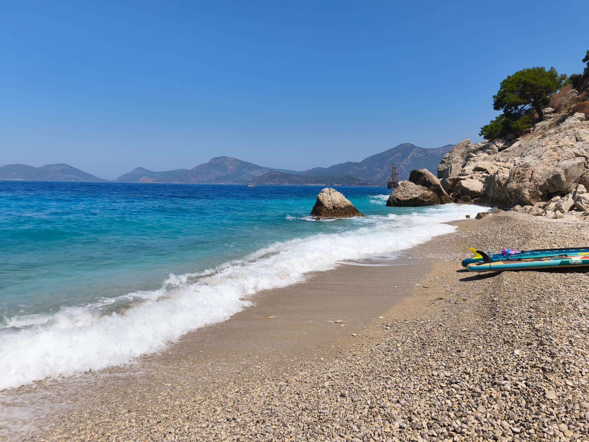 Foto von Blue Cave beach wilde gegend