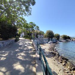 Foto von Turgutreis beach II und die siedlung