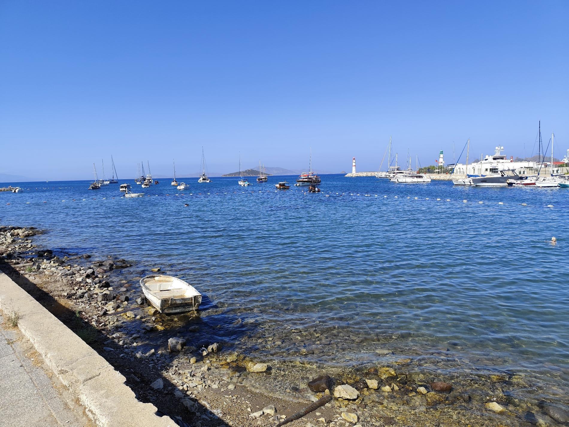 Foto von Turgutreis beach mit etwas sauber Sauberkeitsgrad