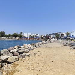 Foto von Ayvan beach mit sehr sauber Sauberkeitsgrad