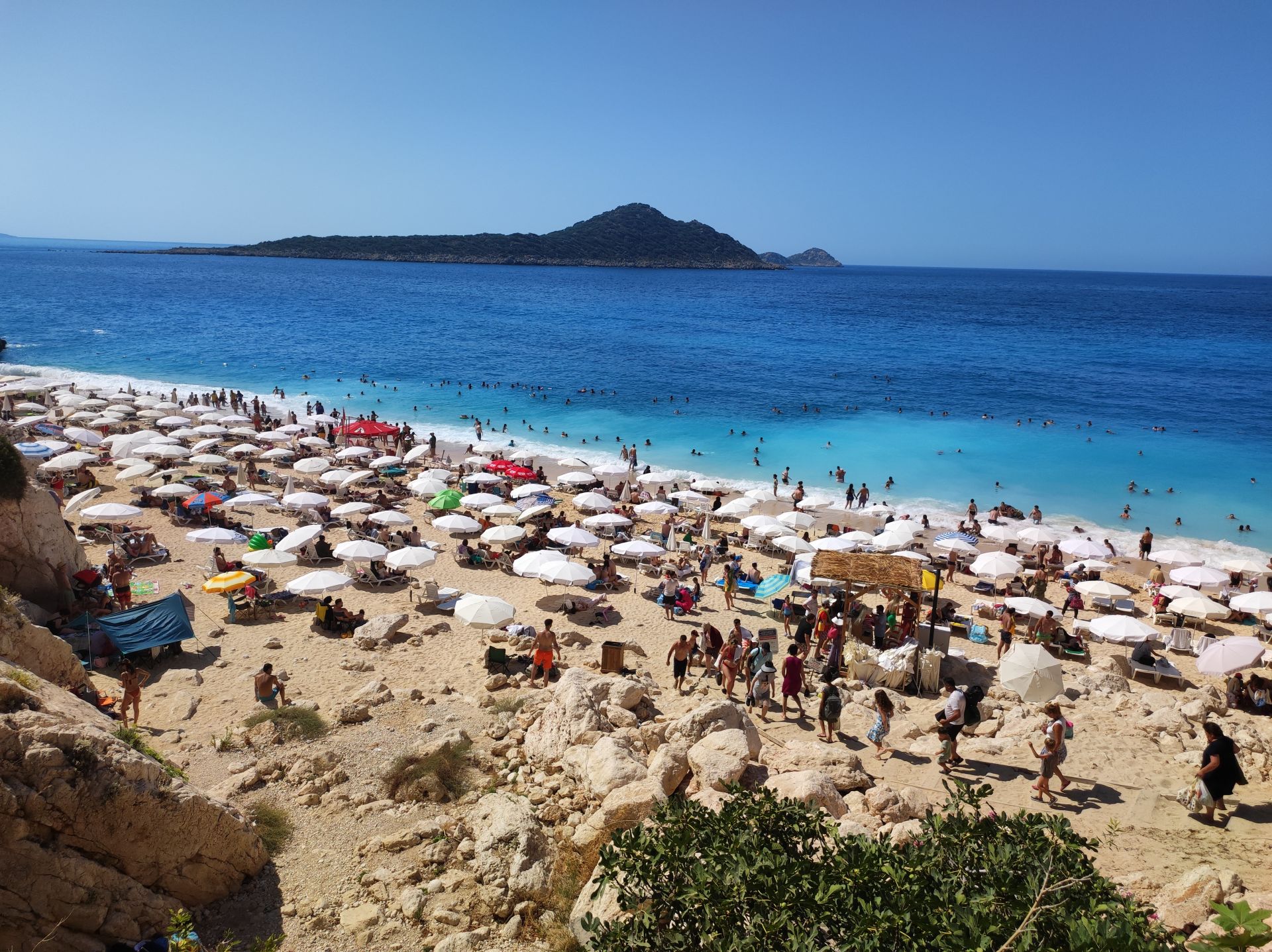 Foto von Kaputaş Beach annehmlichkeitenbereich