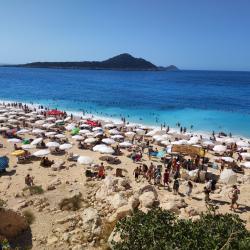 Foto von Kaputaş Beach annehmlichkeitenbereich