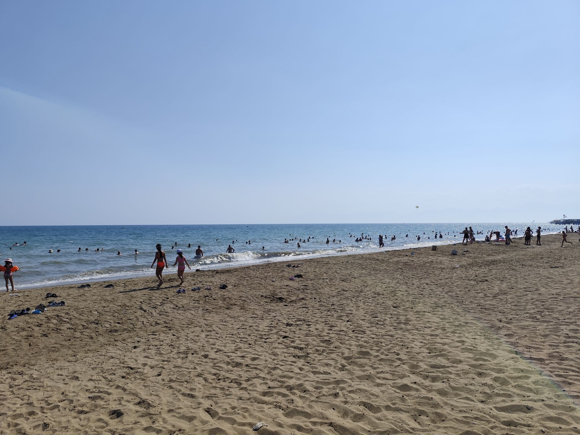 Foto von Kadriye Public Beach teilweise hotelbereich
