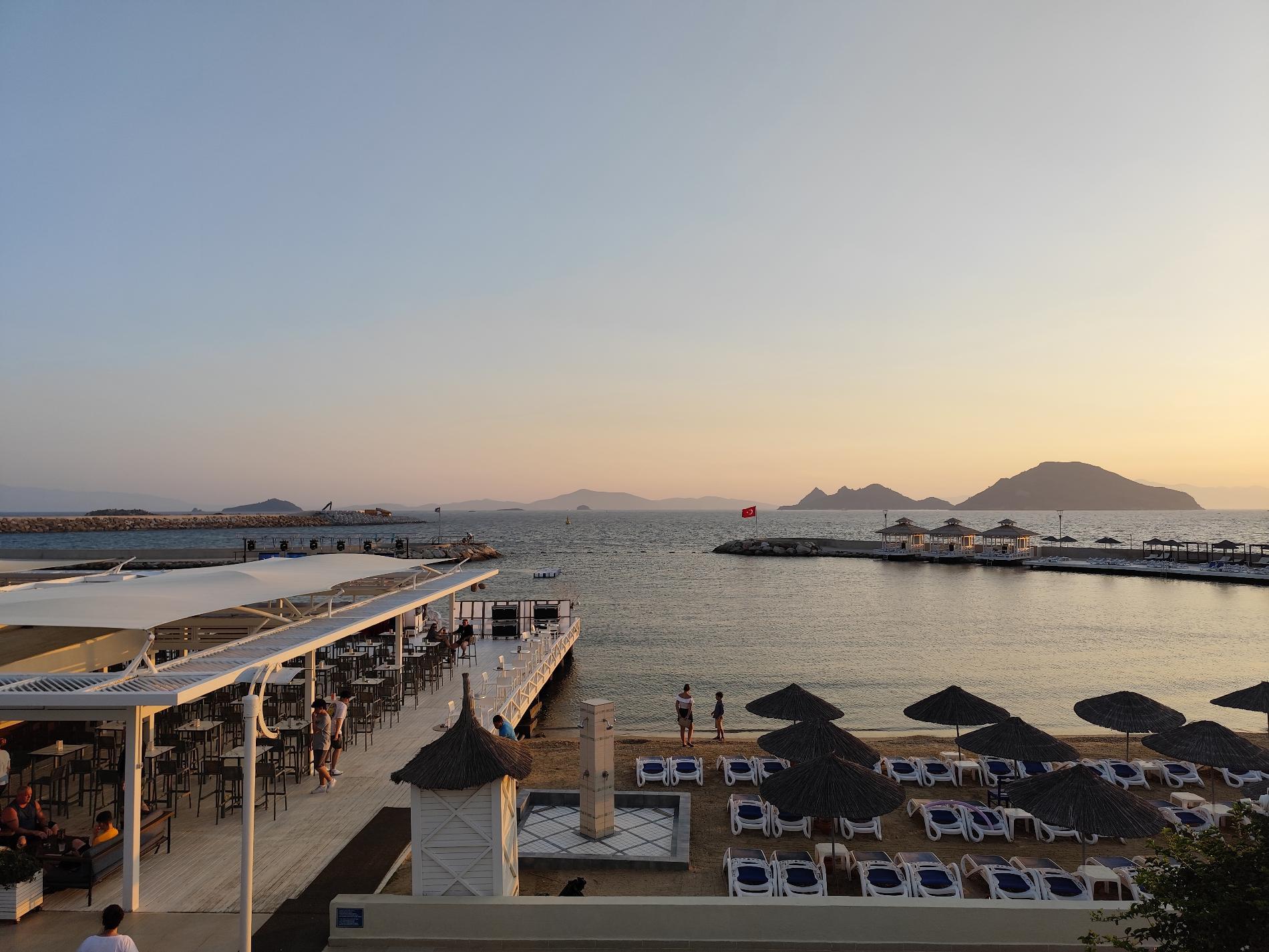 Foto von Arin Beach mit sehr sauber Sauberkeitsgrad